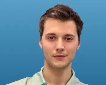 Смоленский Максим Александрович: Массажист.