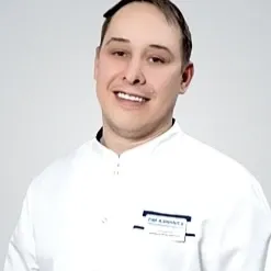 Плотников Данил Андреевич: Эндоскопист.