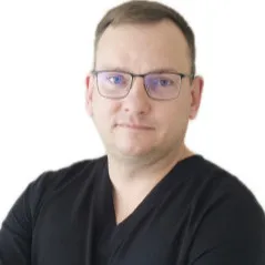 Шустов Денис Николаевич: Хирург.